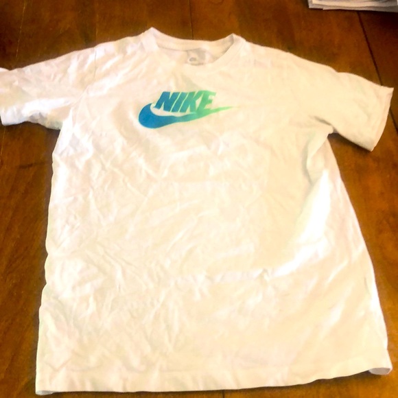 Nike Tops - Nike kids xl